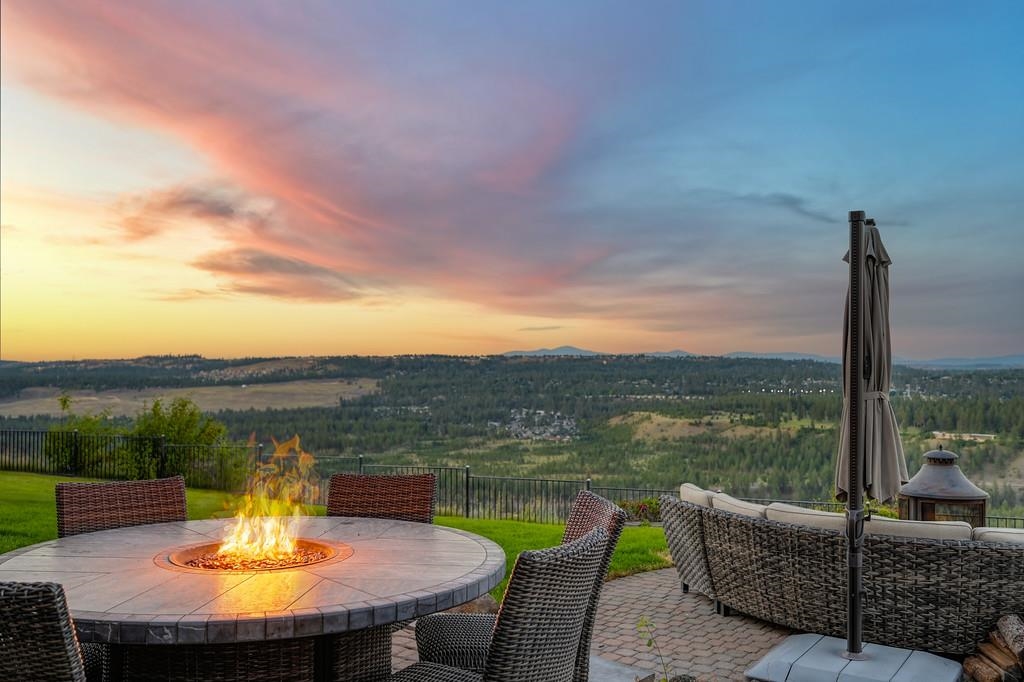 4908 N Indian Bluff Ln