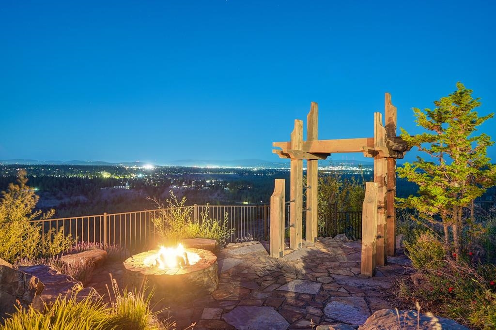 4908 N Indian Bluff Ln