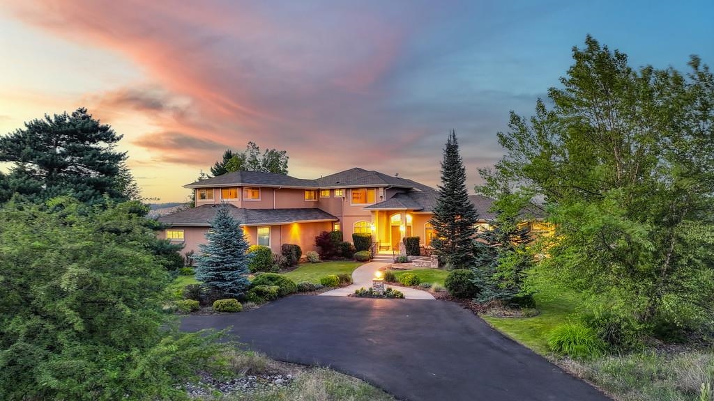 4908 N Indian Bluff Ln