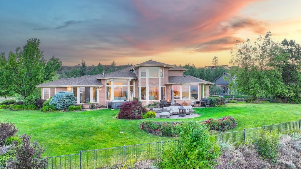 4908 N Indian Bluff Ln