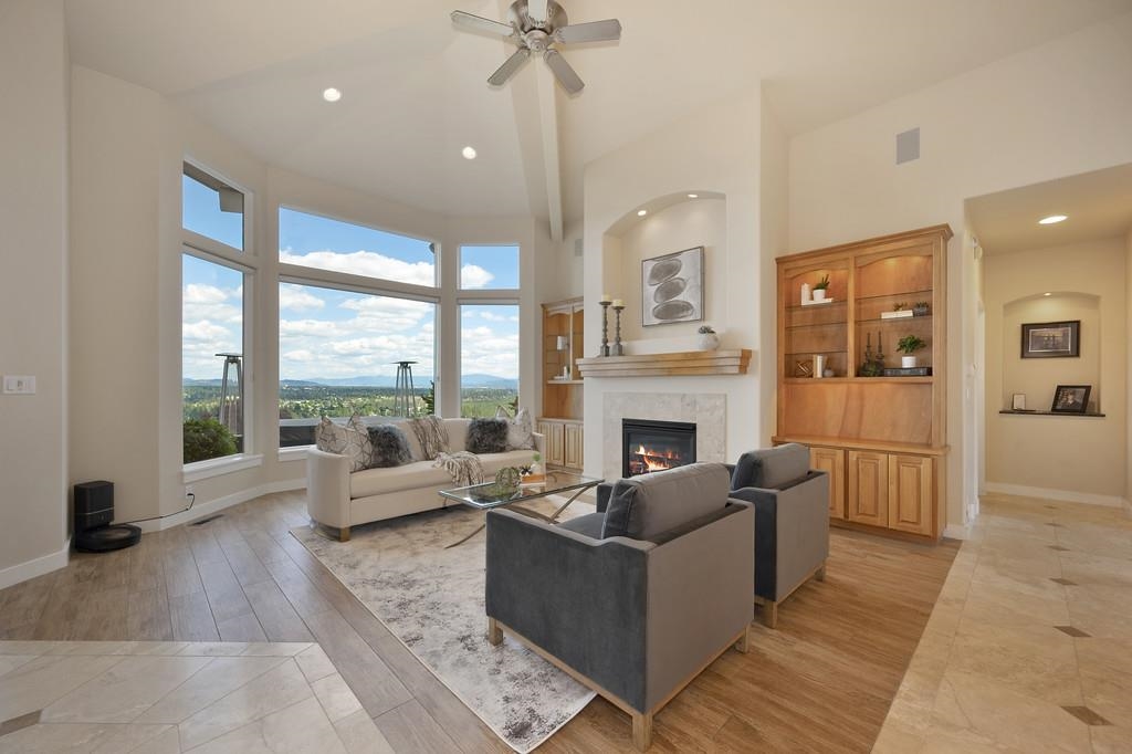 4908 N Indian Bluff Ln