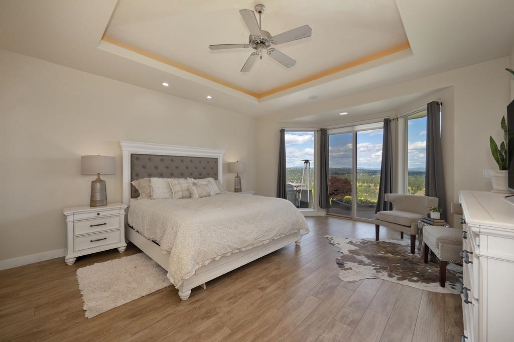 4908 N Indian Bluff Ln