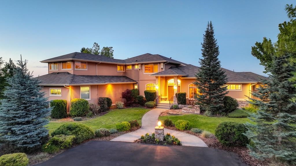 4908 N Indian Bluff Ln