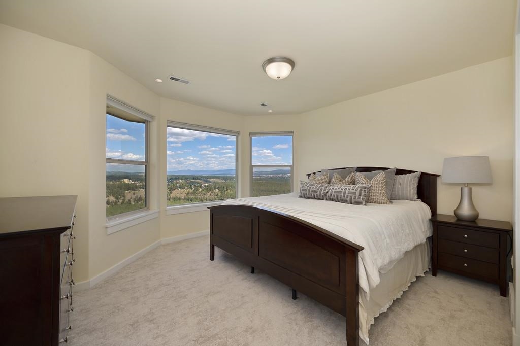 4908 N Indian Bluff Ln