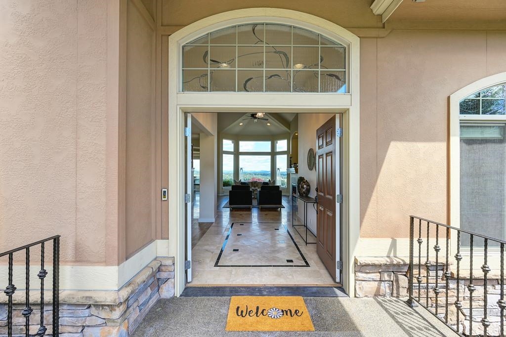 4908 N Indian Bluff Ln