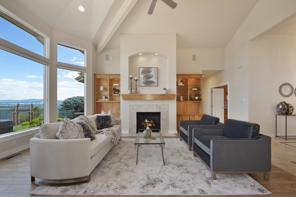 4908 N Indian Bluff Ln