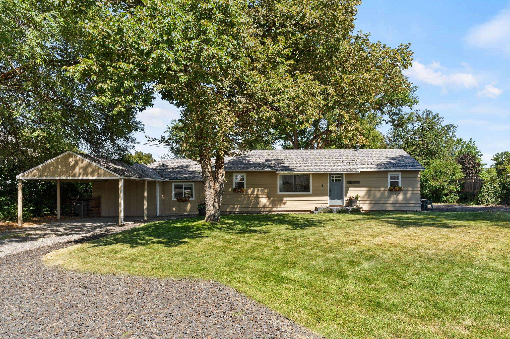 1321 S Pierce Rd