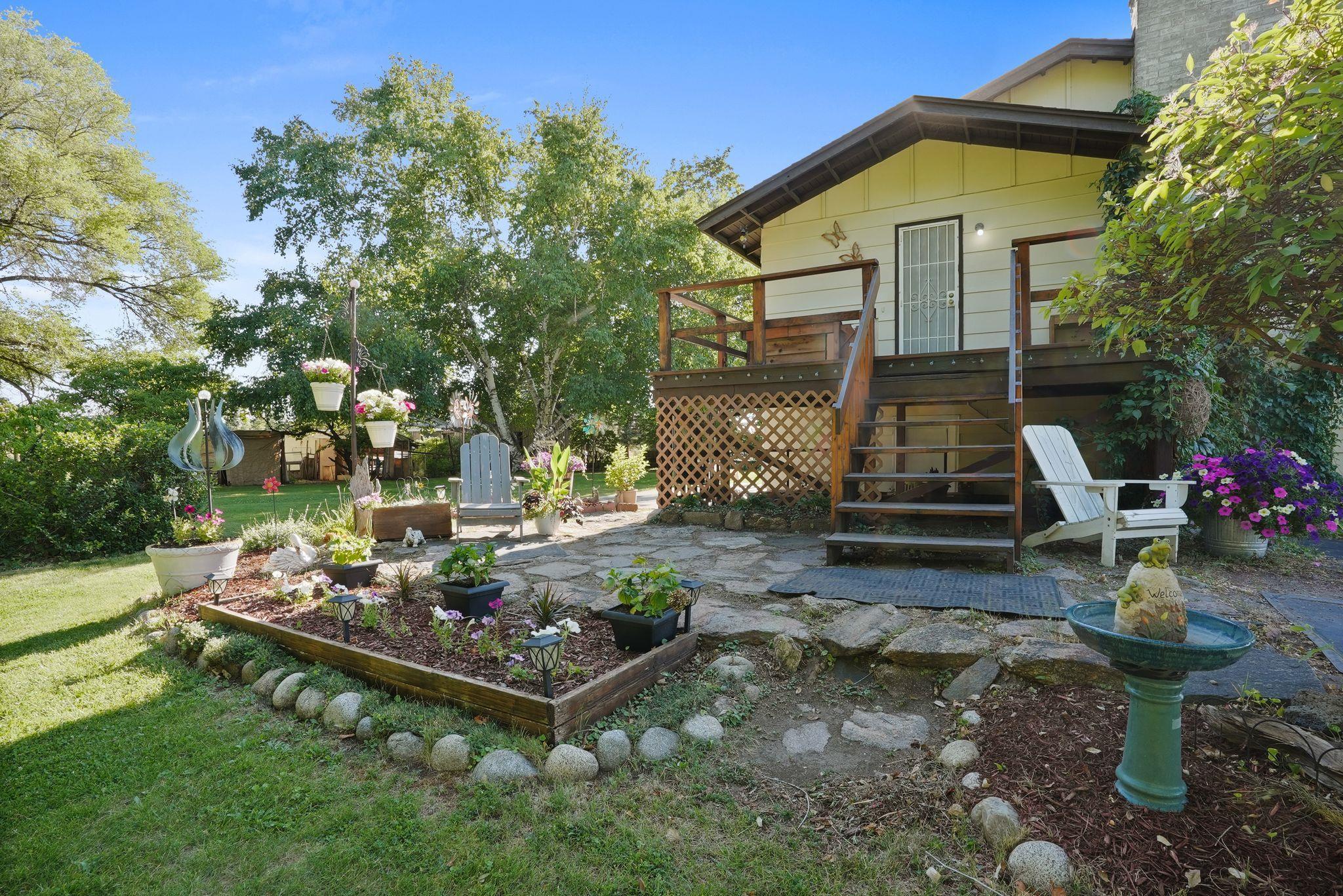 16924 E Broadway Ave