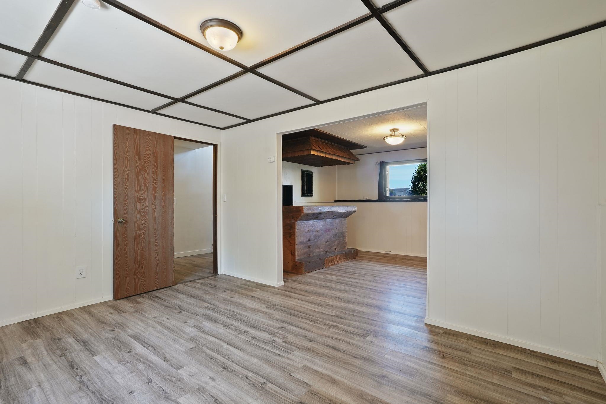 16924 E Broadway Ave