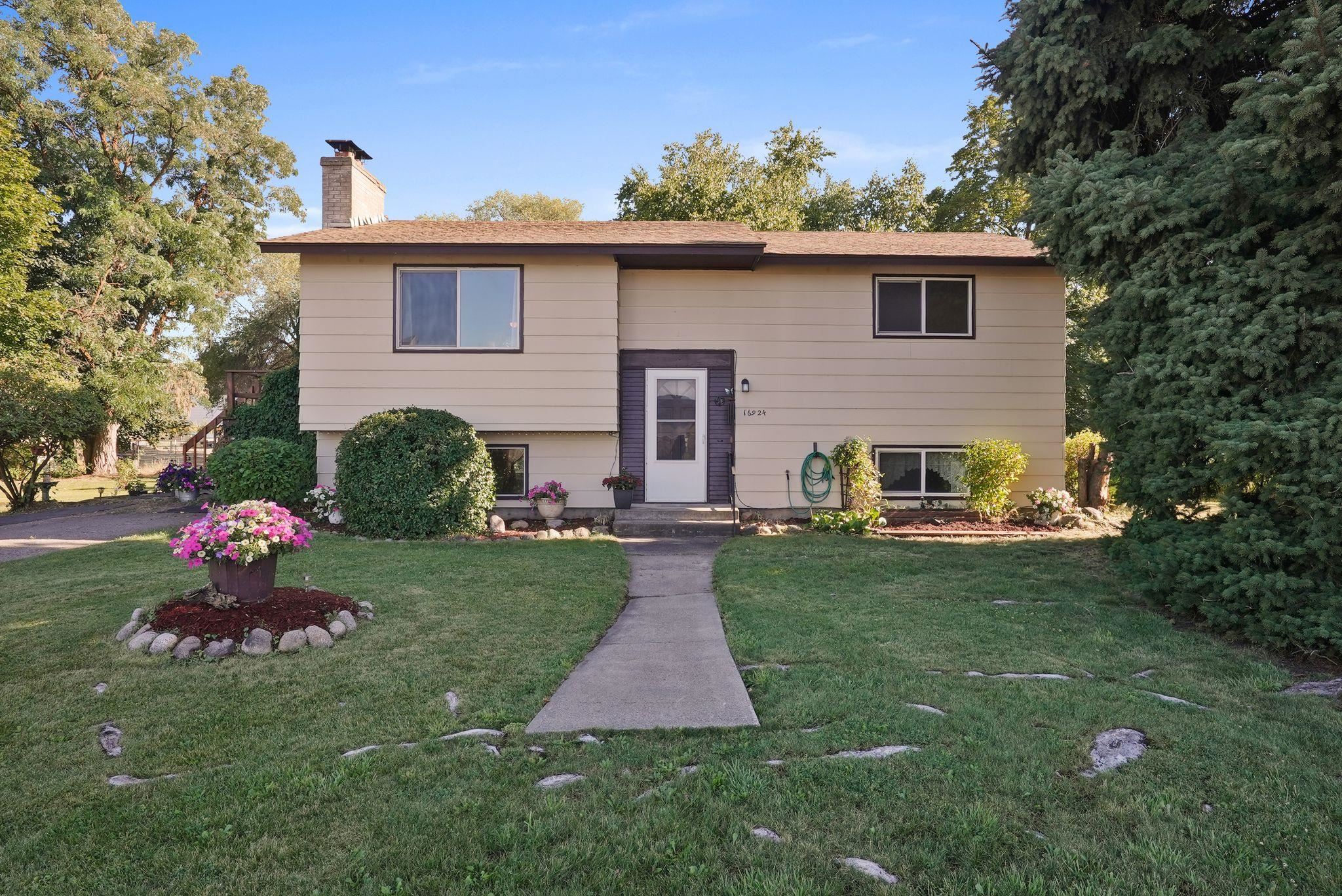 16924 E Broadway Ave