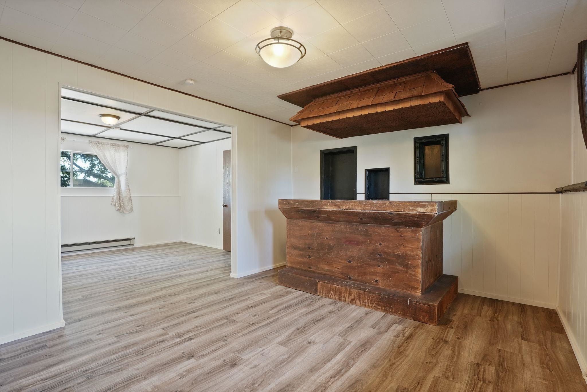 16924 E Broadway Ave