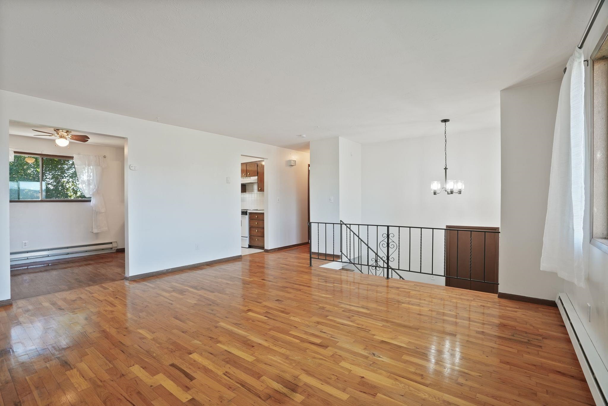 16924 E Broadway Ave