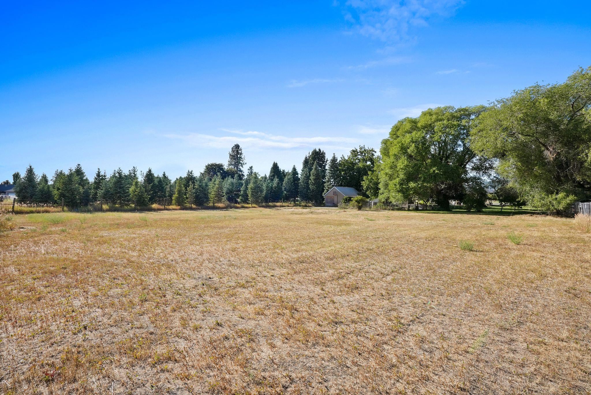 16924 E Broadway Ave