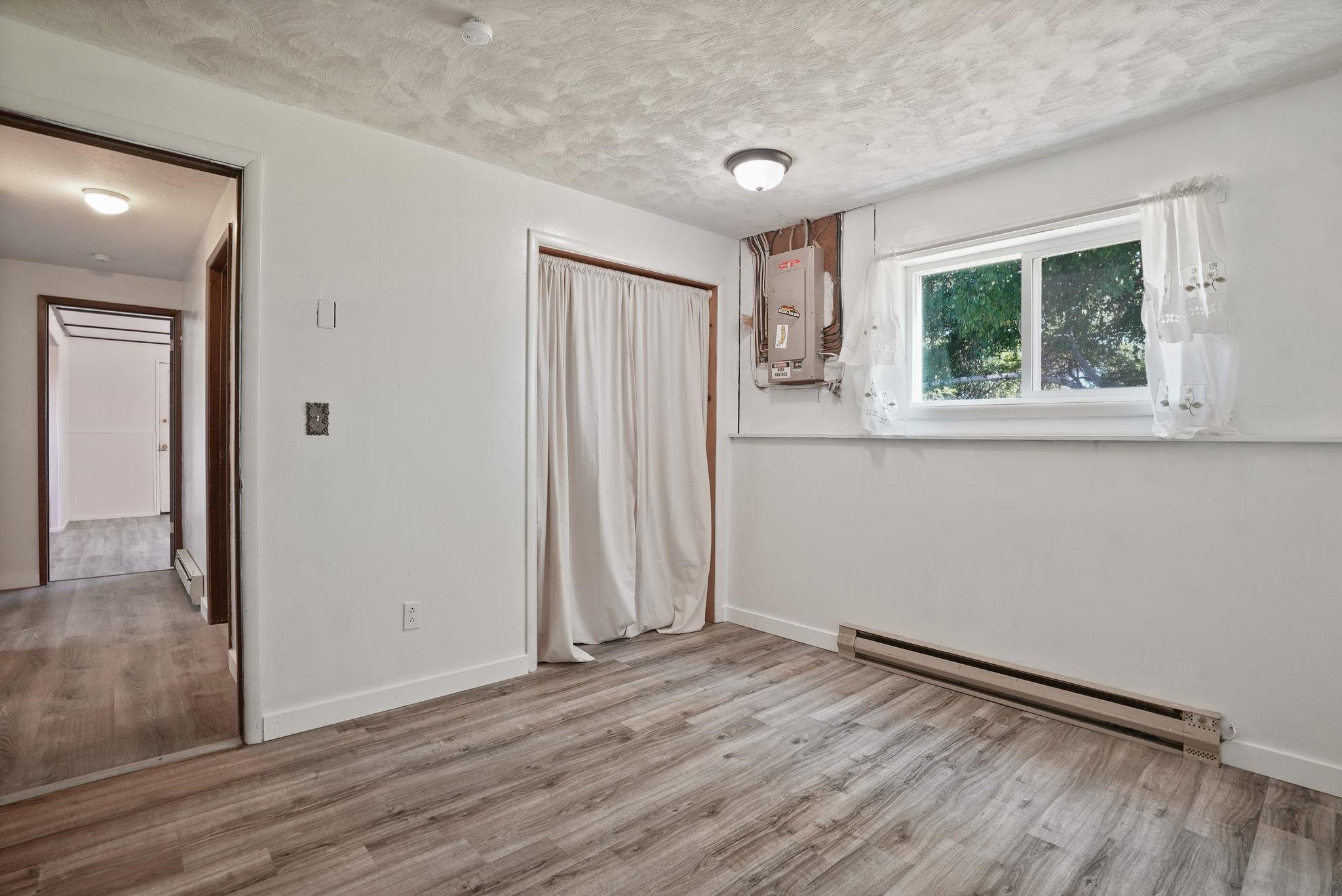 16924 E Broadway Ave