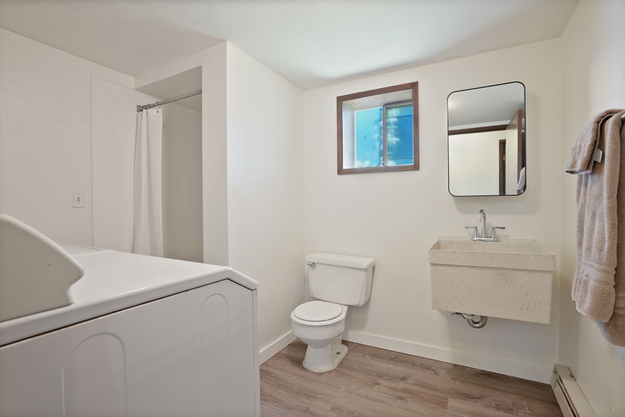 16924 E Broadway Ave