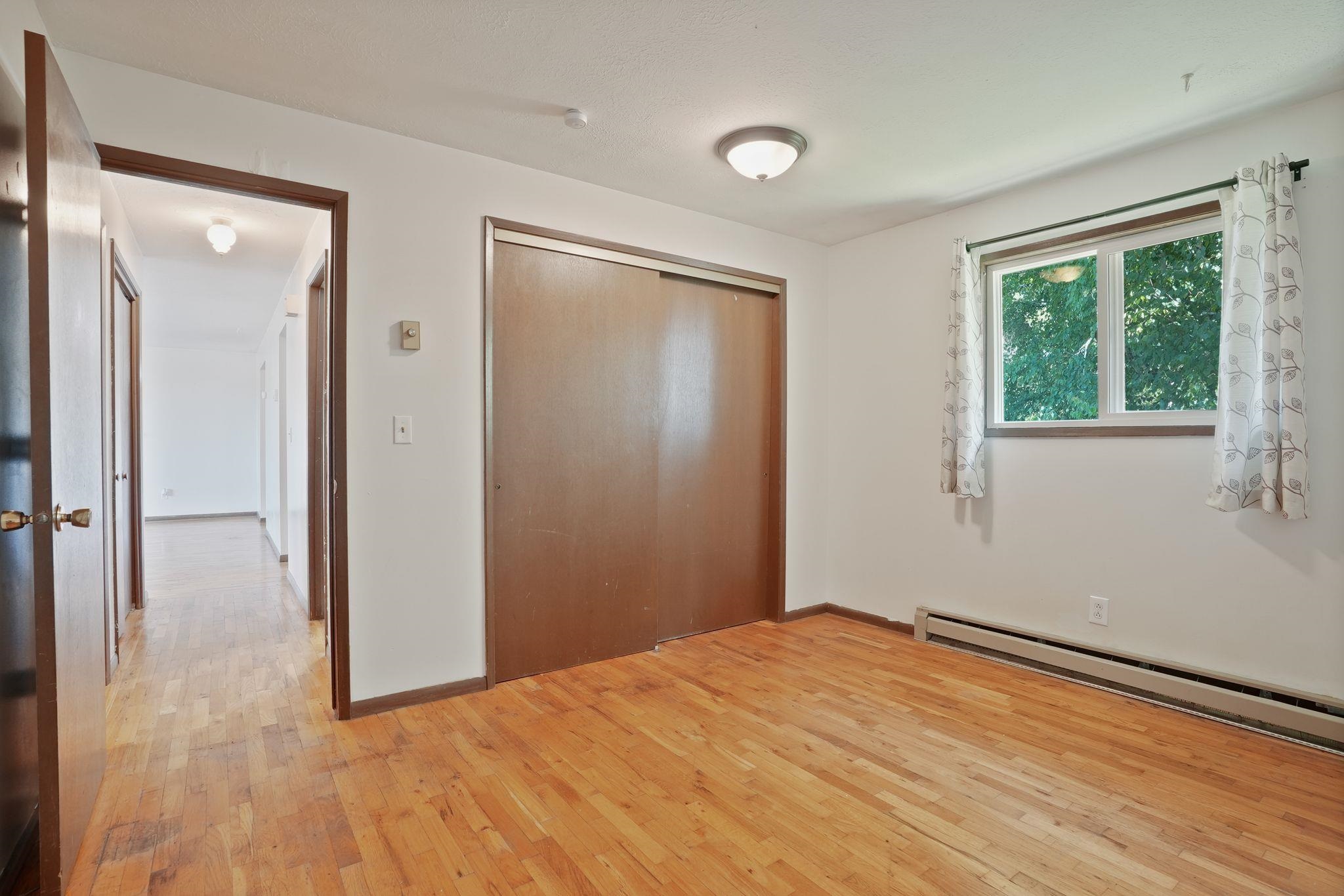 16924 E Broadway Ave