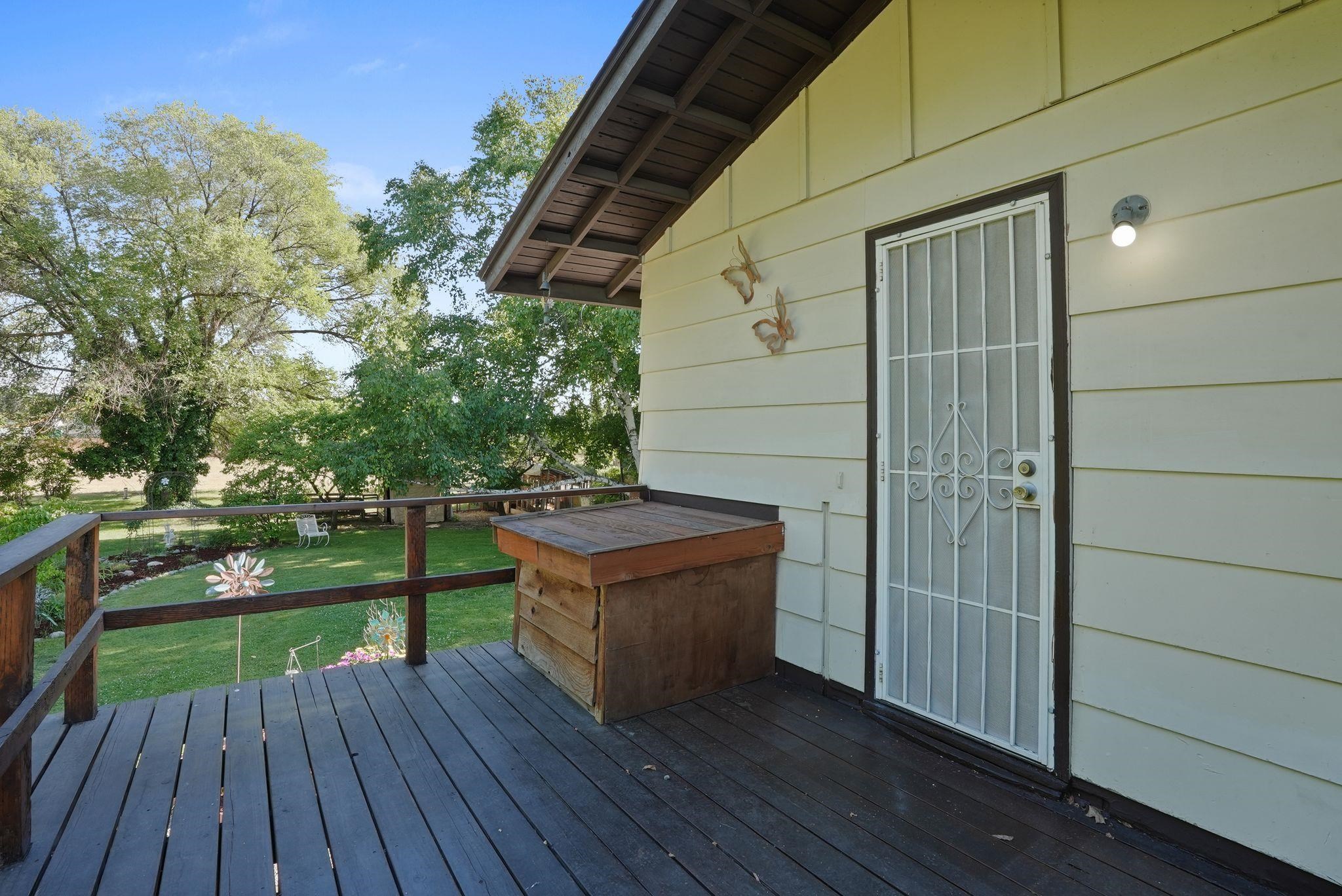 16924 E Broadway Ave