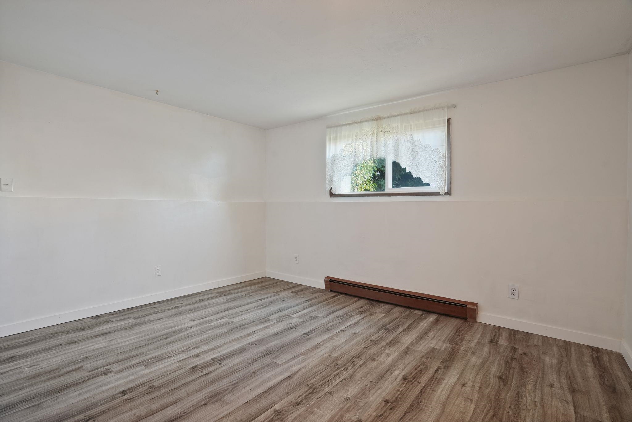 16924 E Broadway Ave