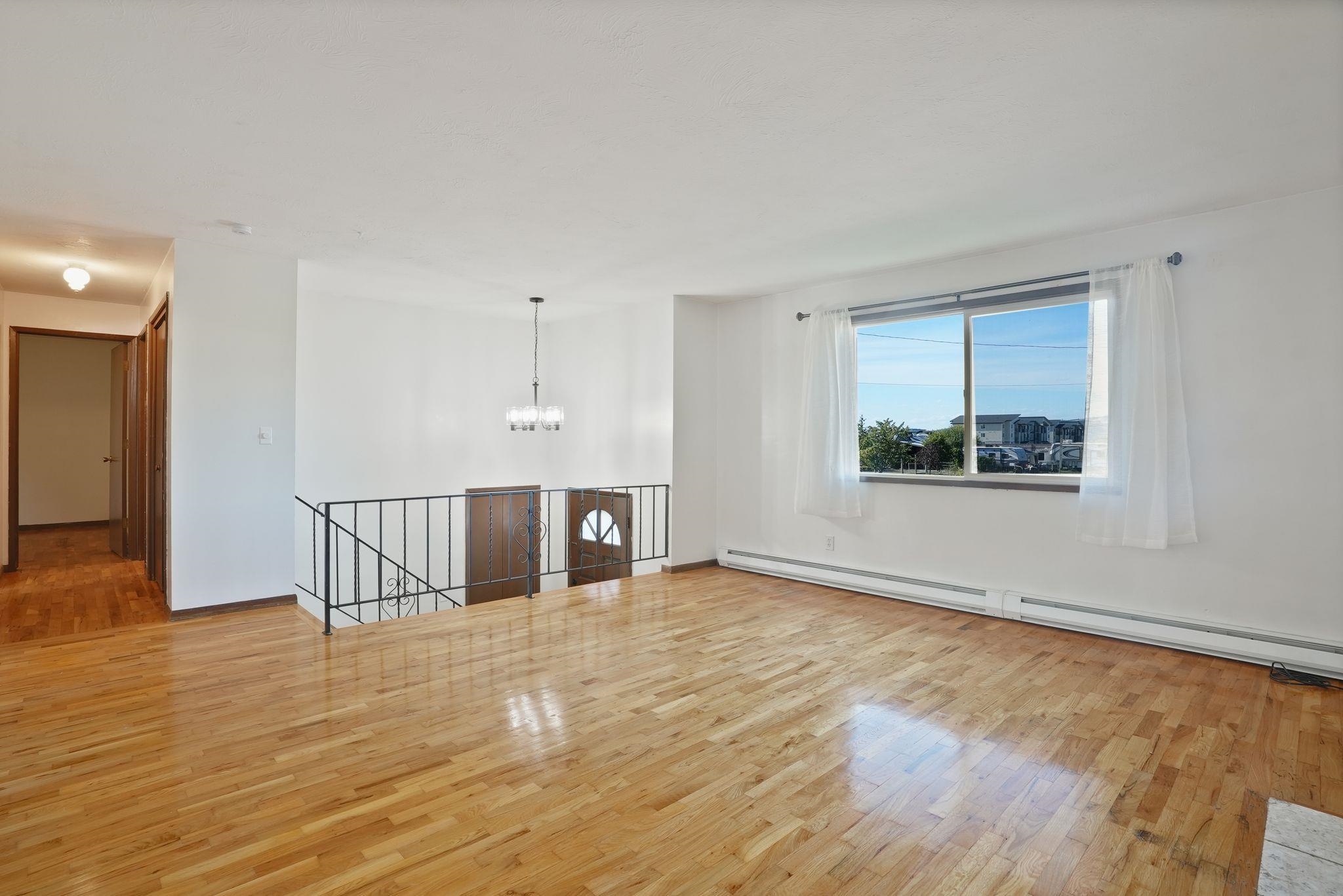 16924 E Broadway Ave