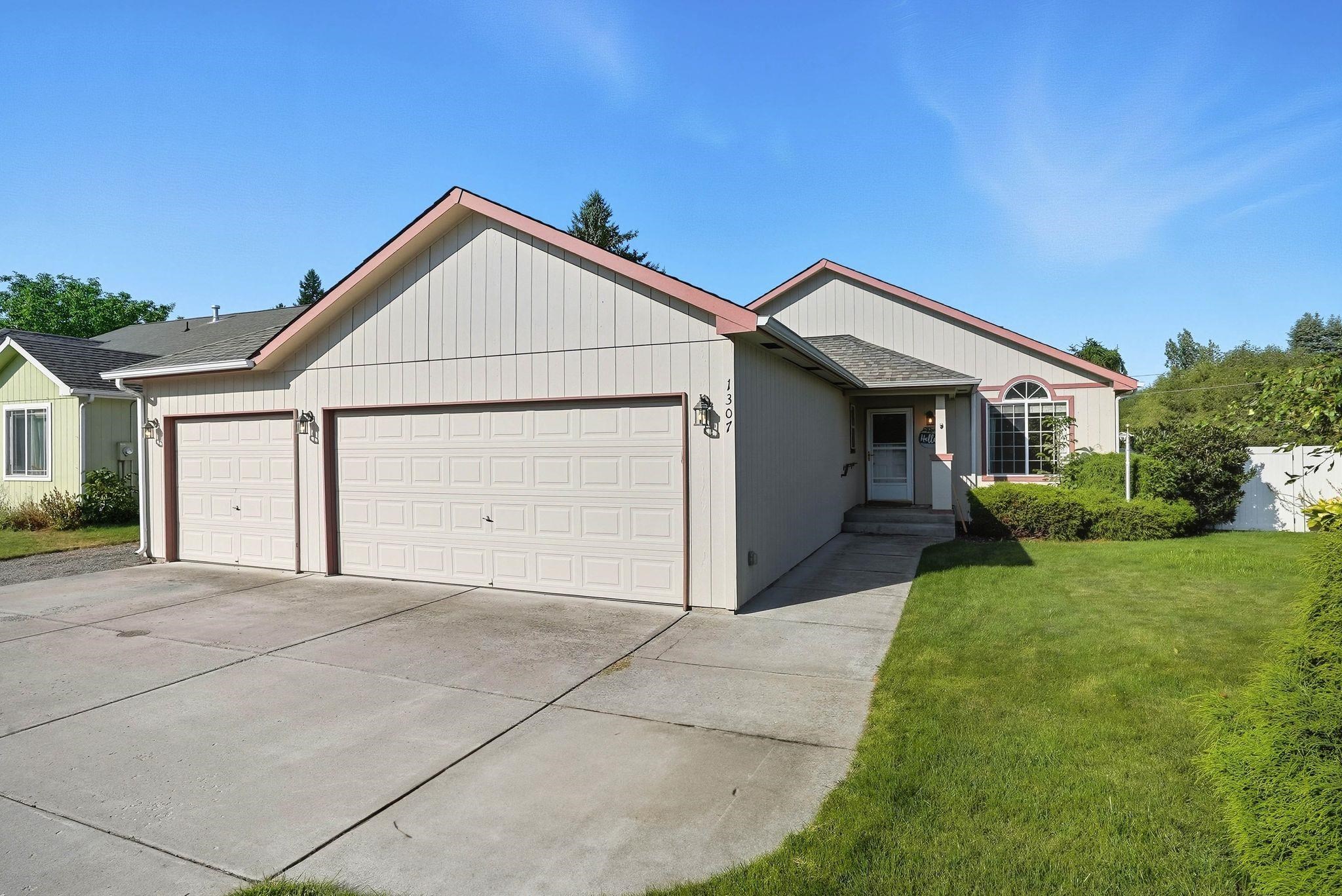 1307 N Pierce Rd