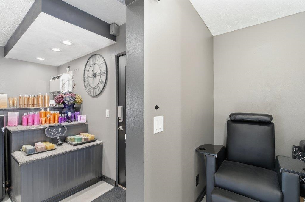 11619 - 11621 Trent Ave