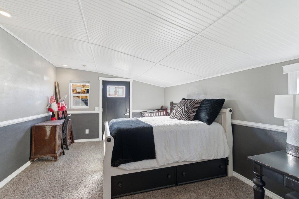 11619 - 11621 Trent Ave