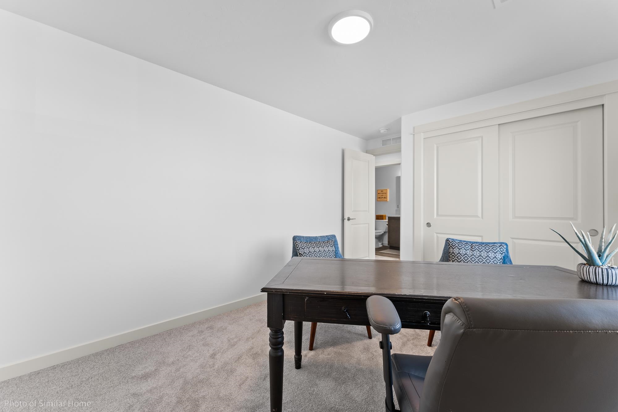 228 N Viewmont Ct