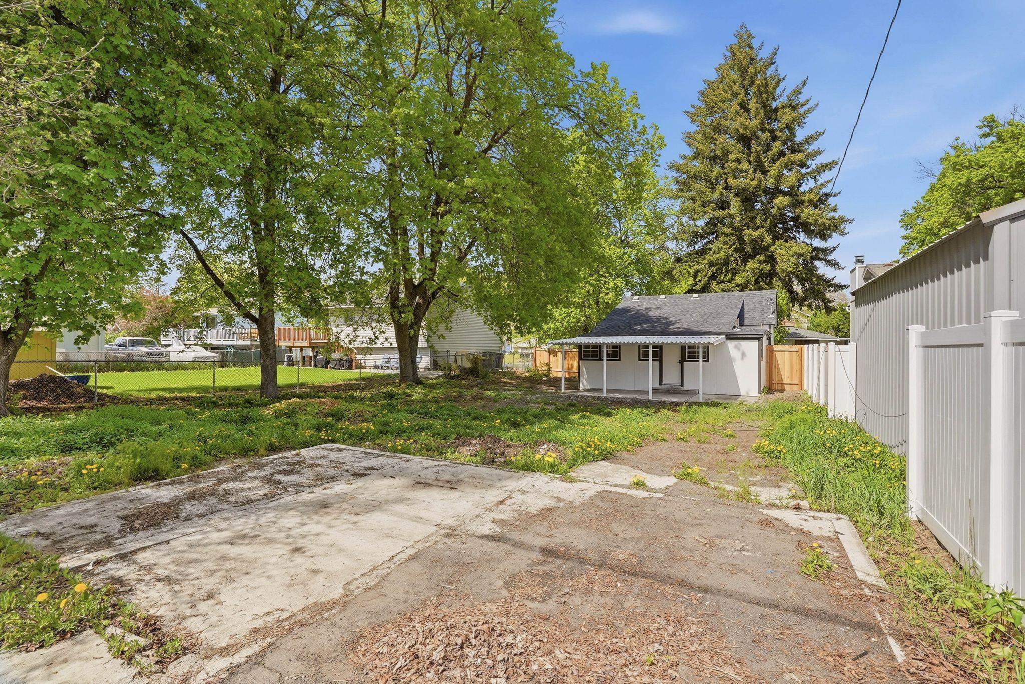 1412 E 36th Ave