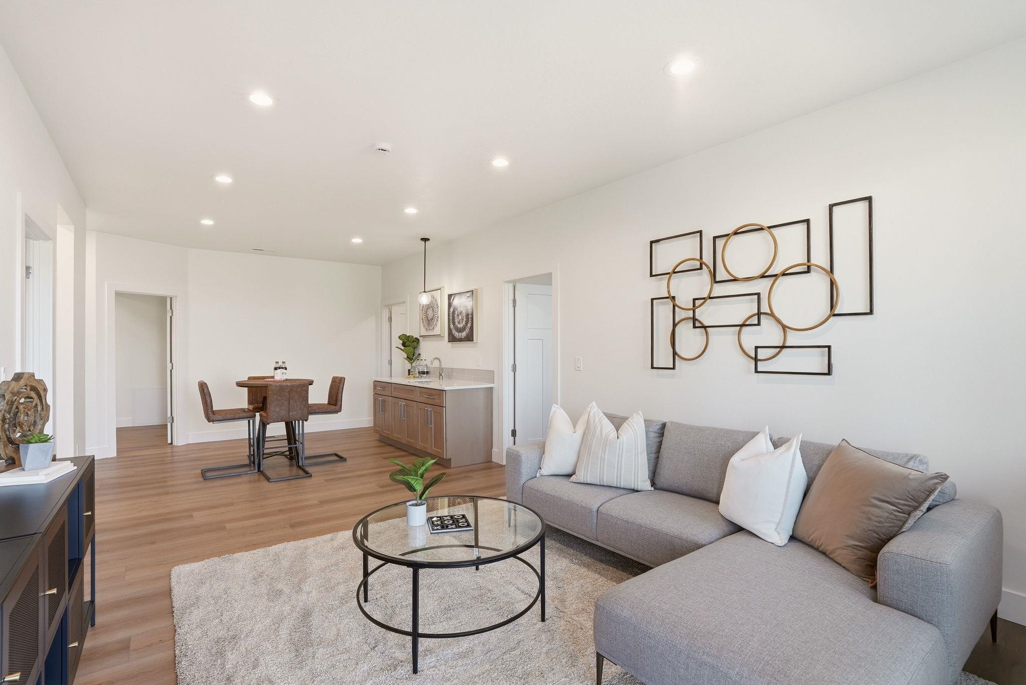 4233 W Tolliver Ct