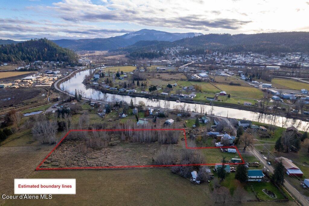 747 Riverdale Dr, St. Maries