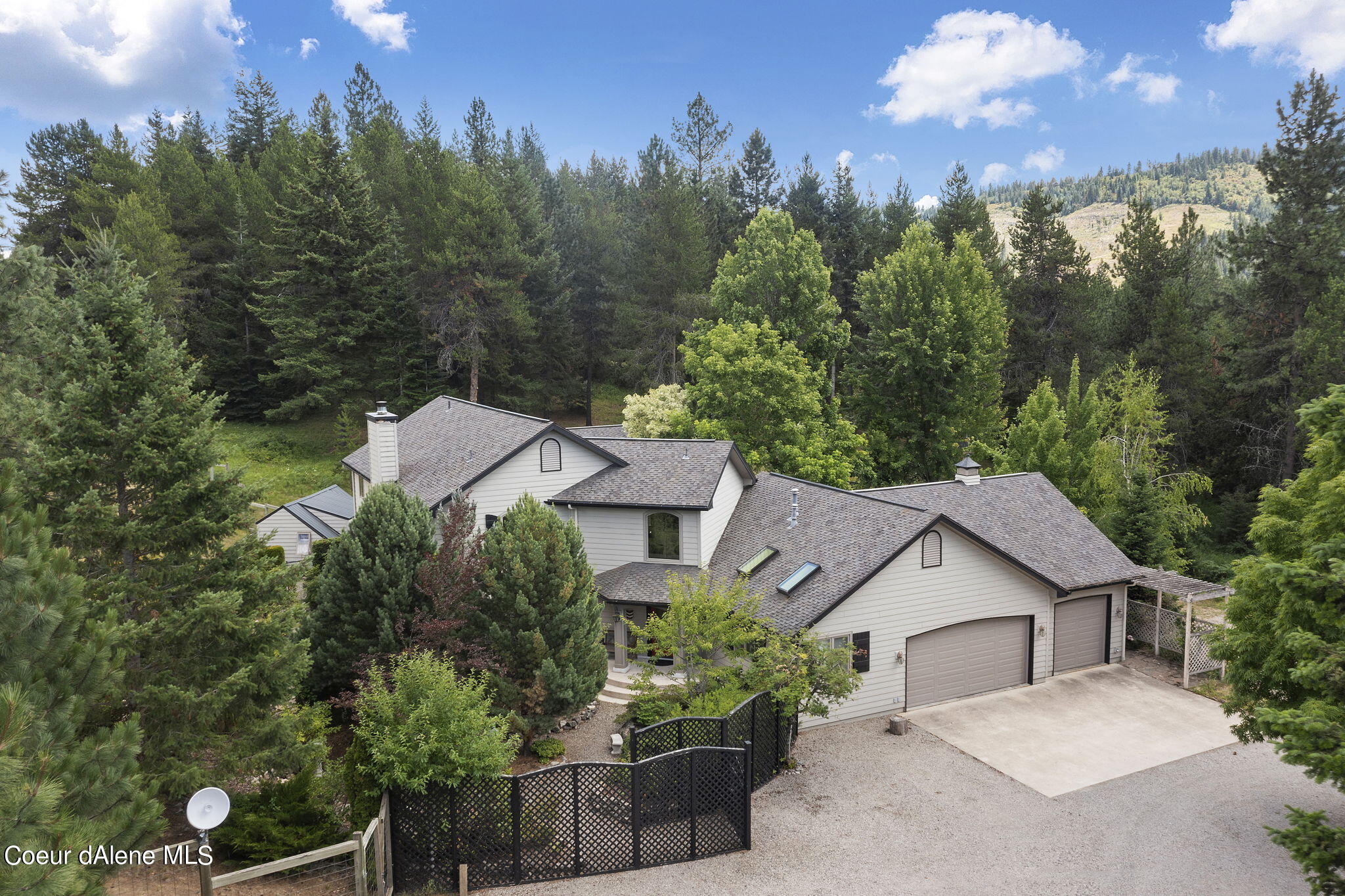 8262 S Gilmore Ln