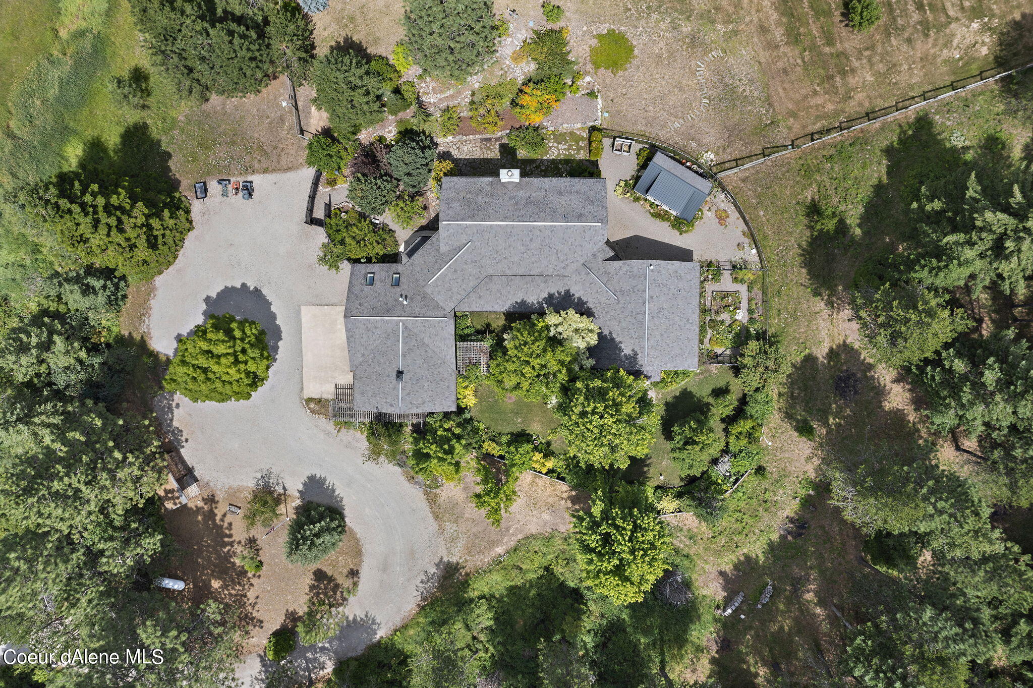 8262 S Gilmore Ln
