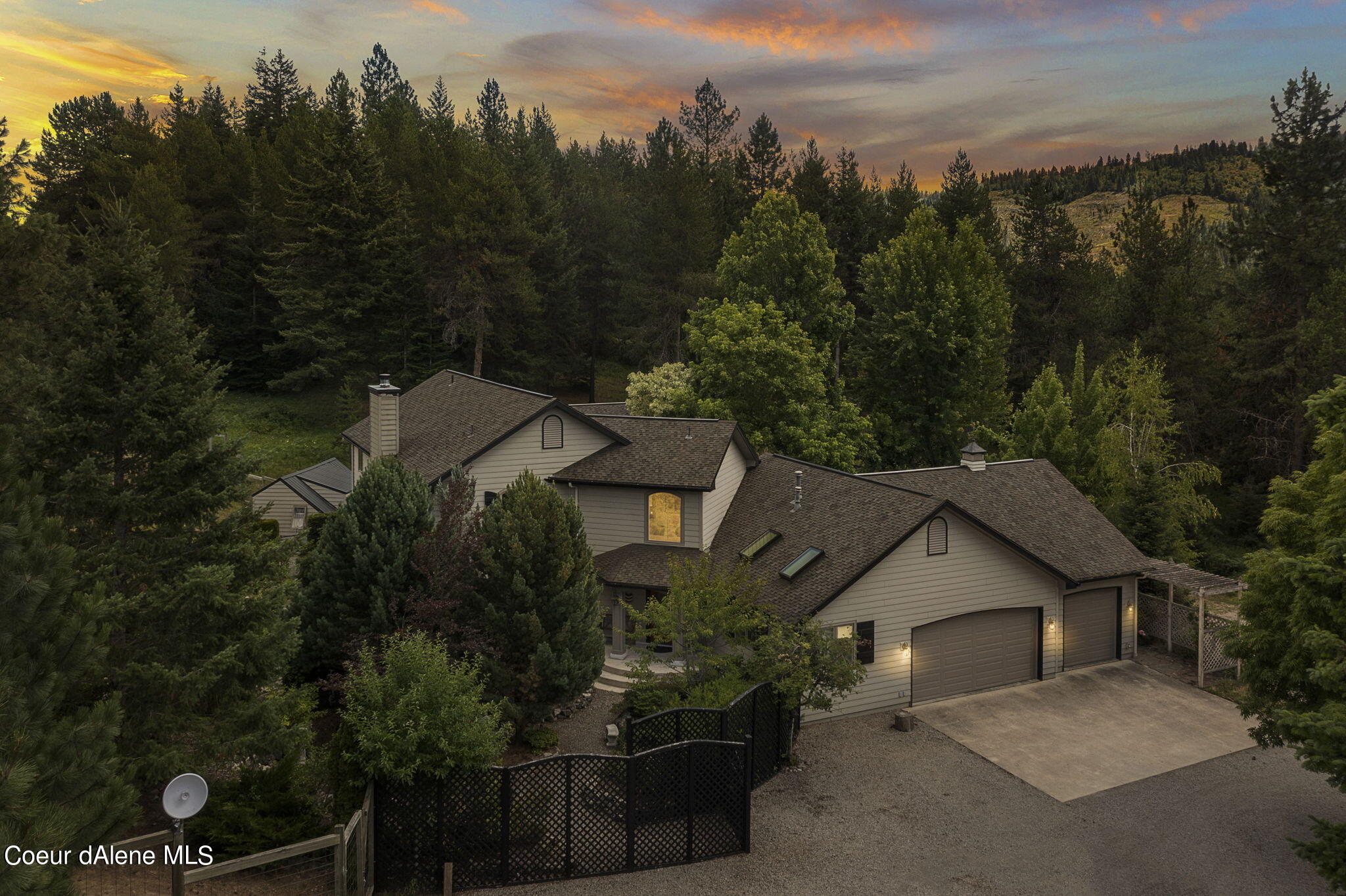 8262 S Gilmore Ln