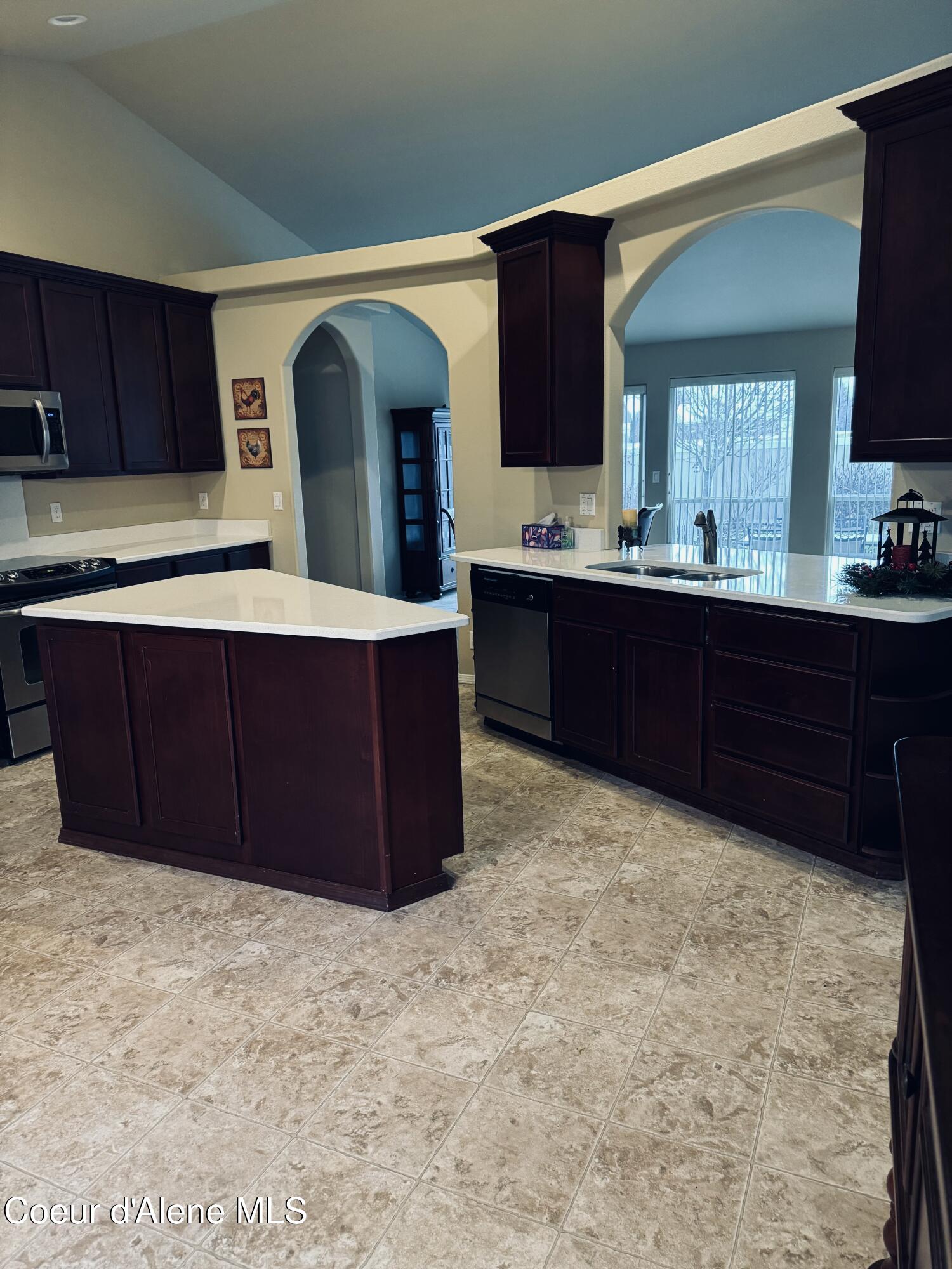 8208 N SALMONBERRY LOOP