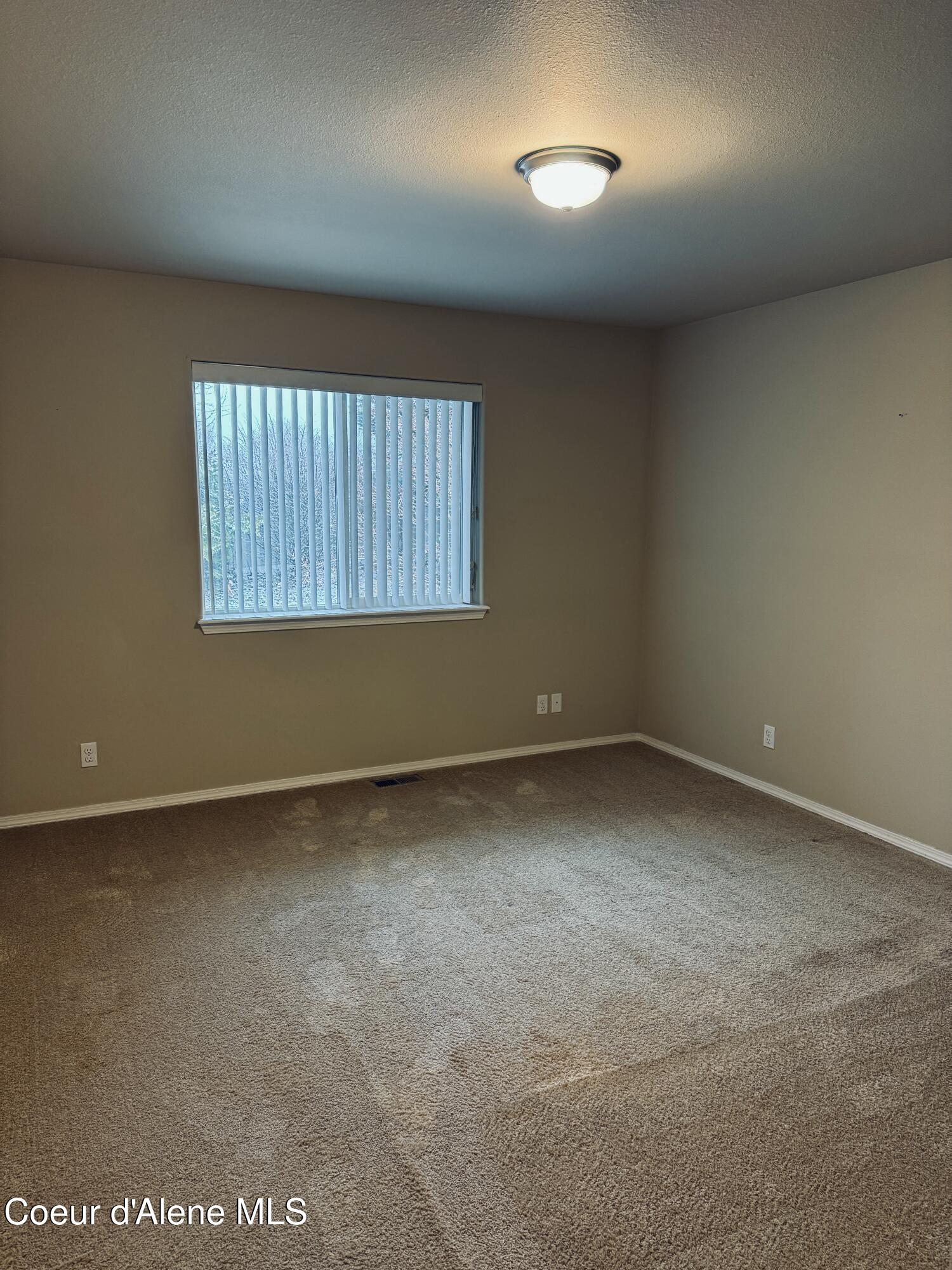 8208 N SALMONBERRY LOOP