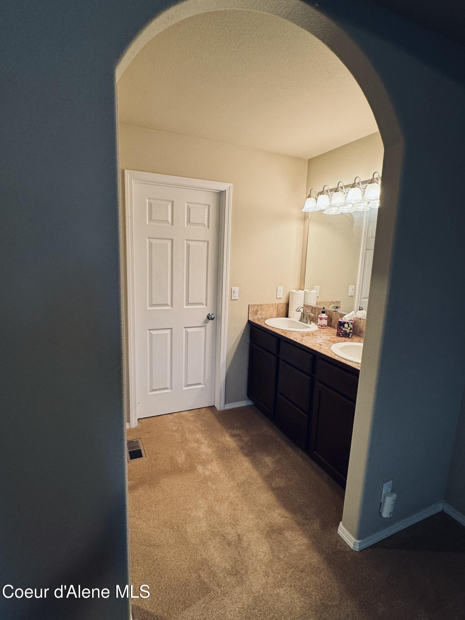 8208 N SALMONBERRY LOOP