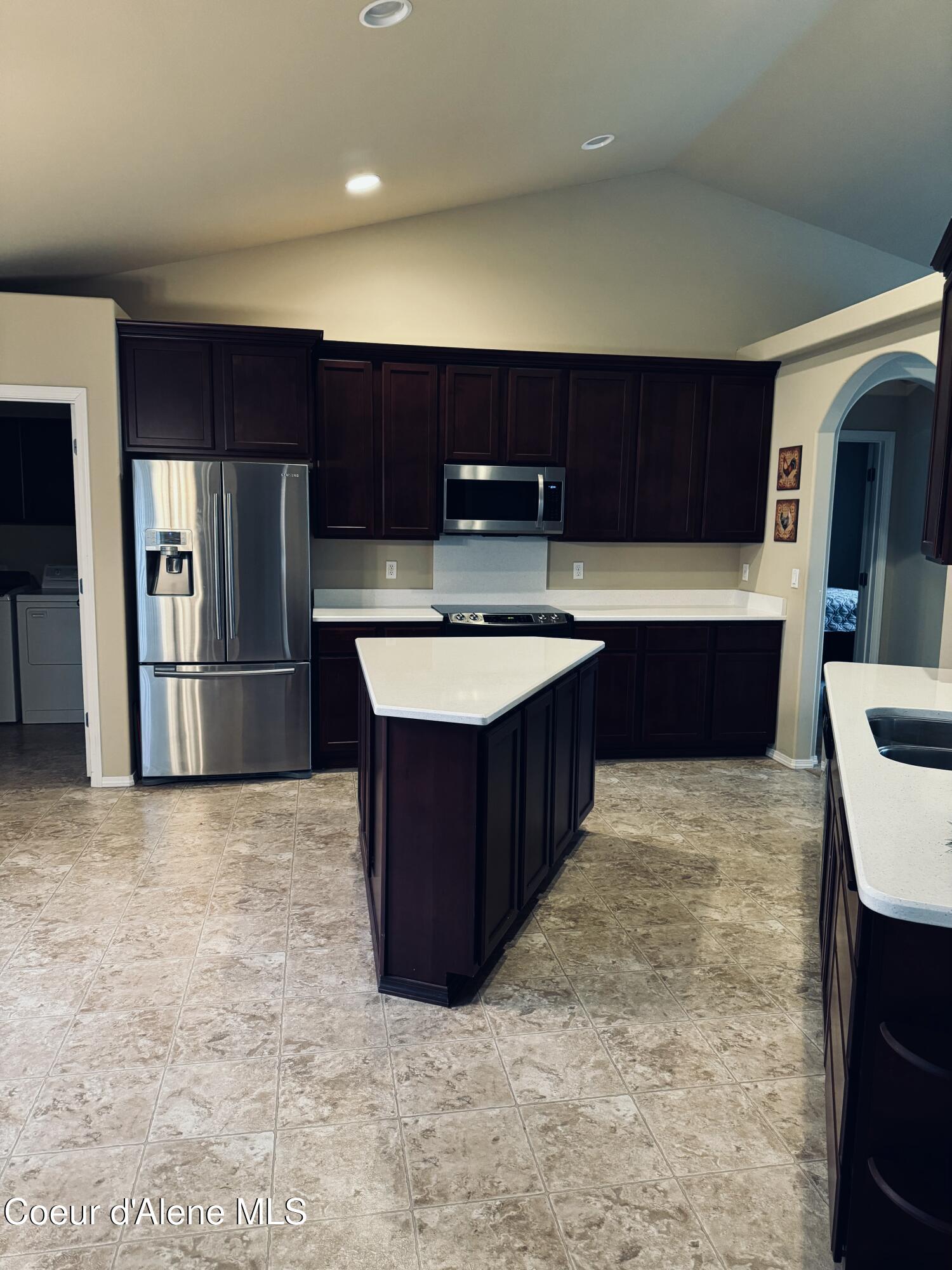 8208 N SALMONBERRY LOOP