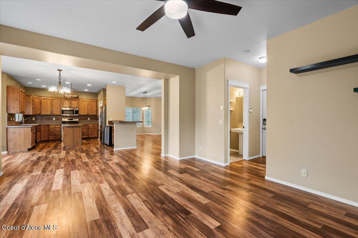 3323 W LOXTON LOOP