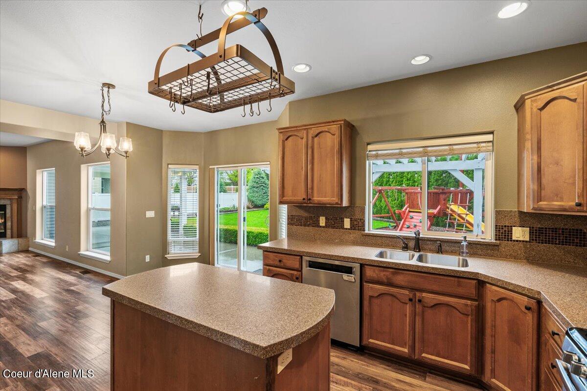 3323 W LOXTON LOOP
