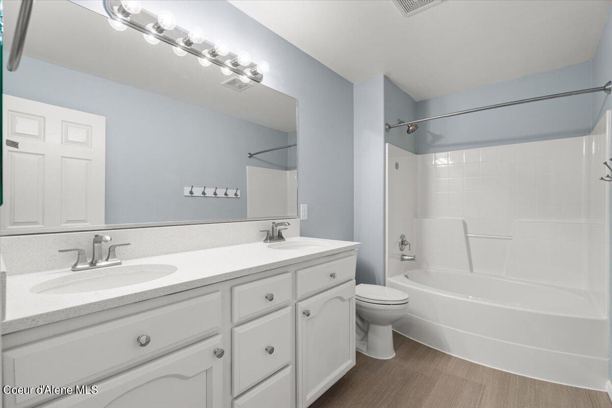 3323 W LOXTON LOOP