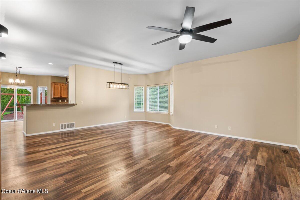 3323 W LOXTON LOOP