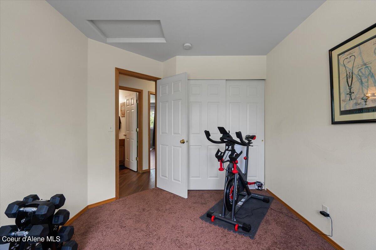 1672 N WILLAMETTE DR