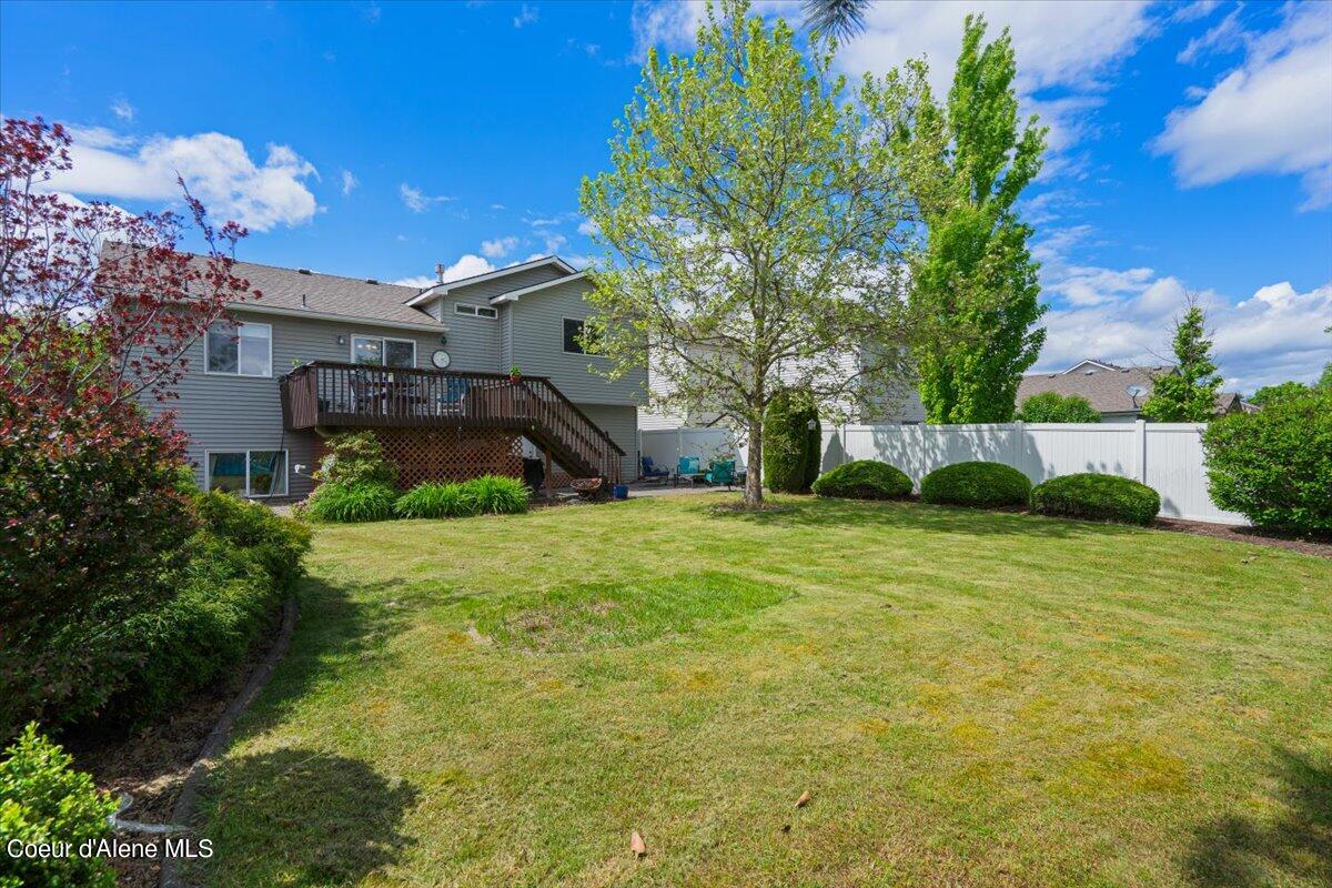 1672 N WILLAMETTE DR
