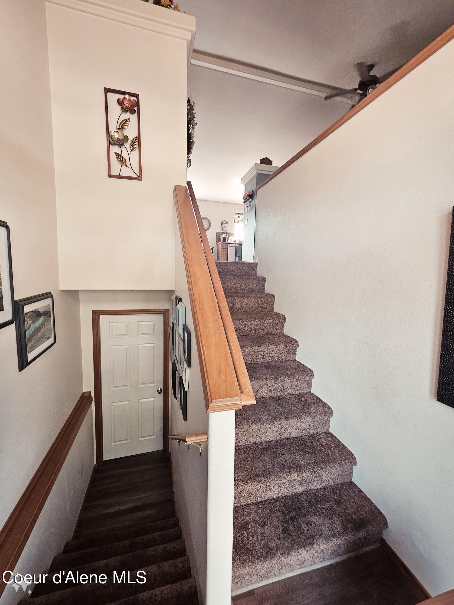 1672 N WILLAMETTE DR