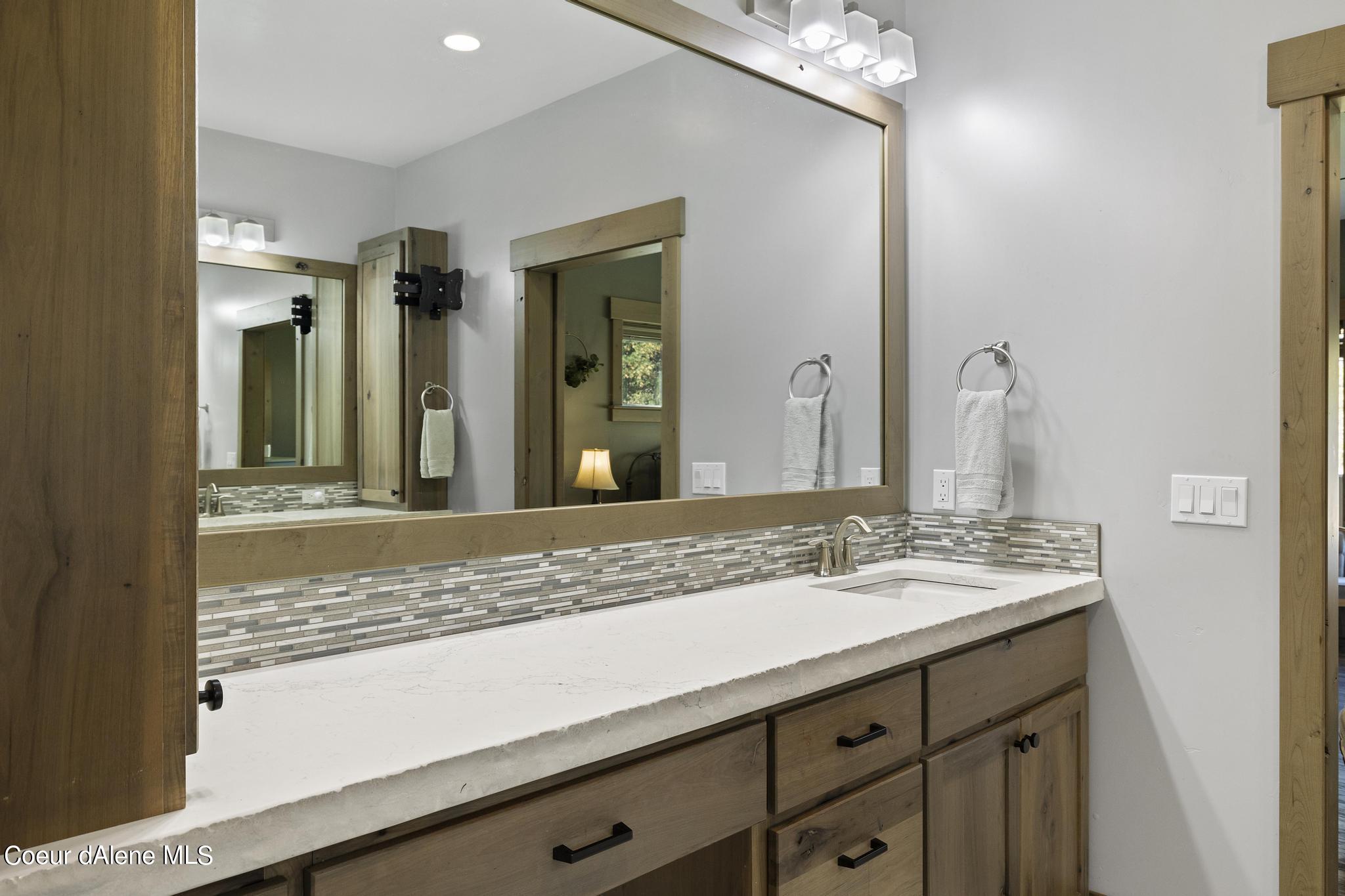 7433 E HIGHVIEW DR, Coeur d'Alene