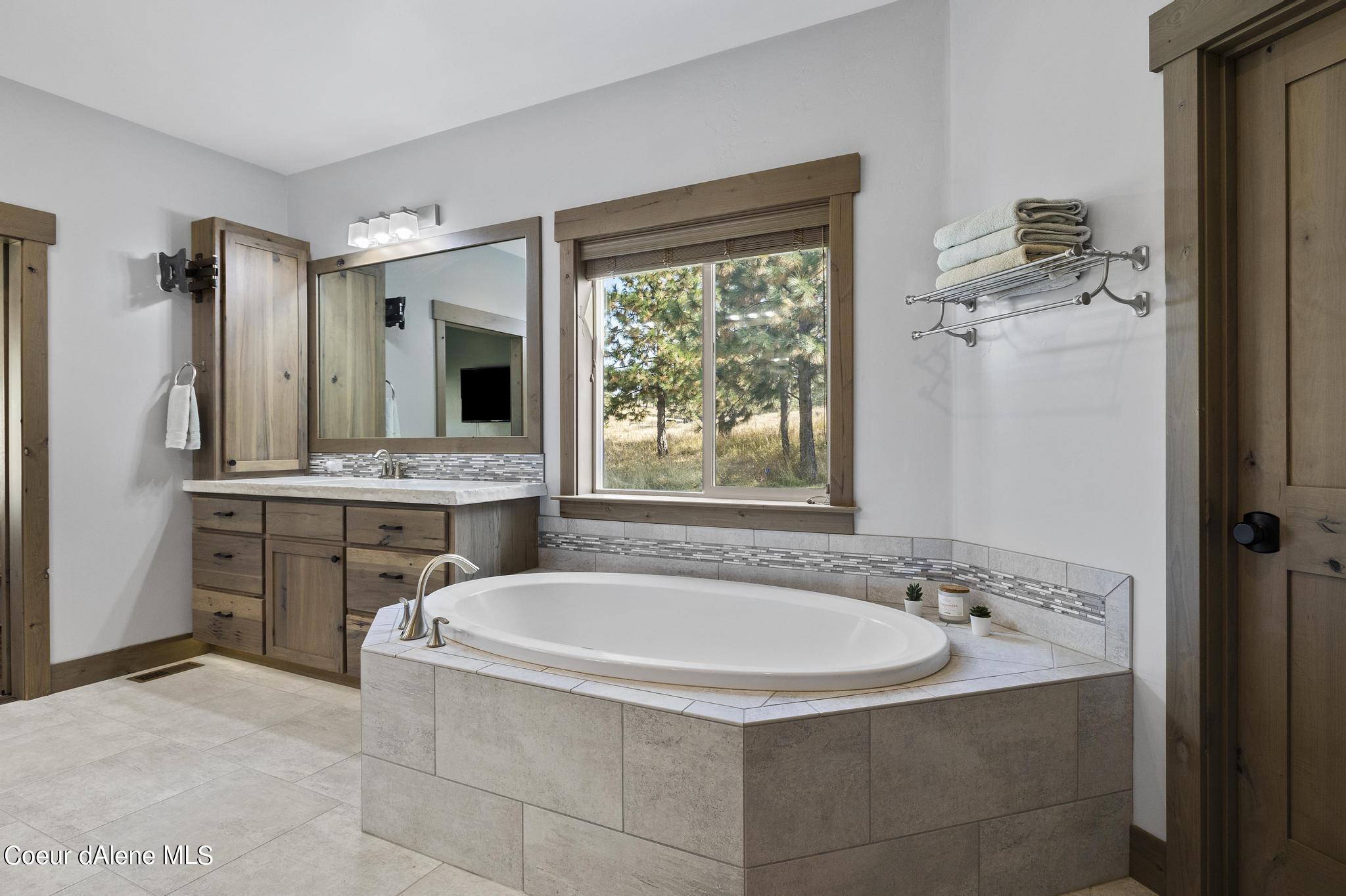 7433 E HIGHVIEW DR, Coeur d'Alene