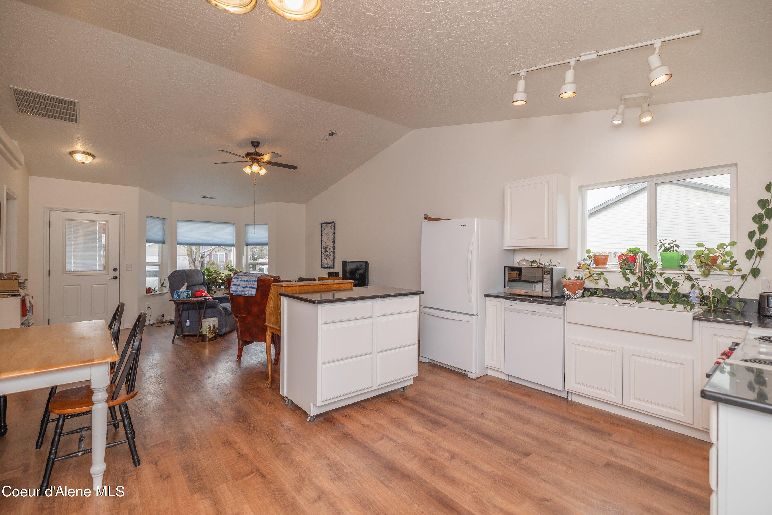 2517 W Beth Loop