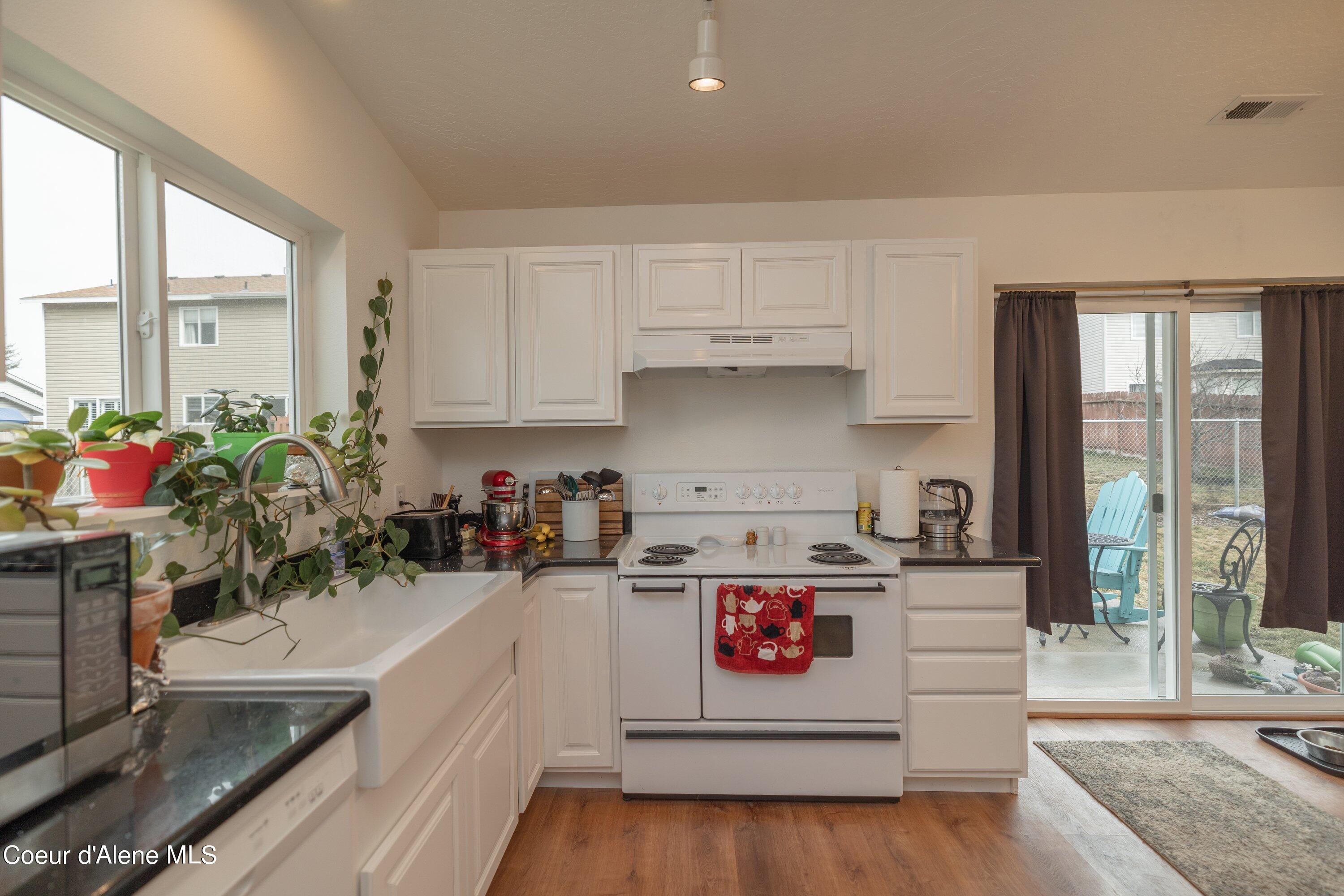 2517 W Beth Loop