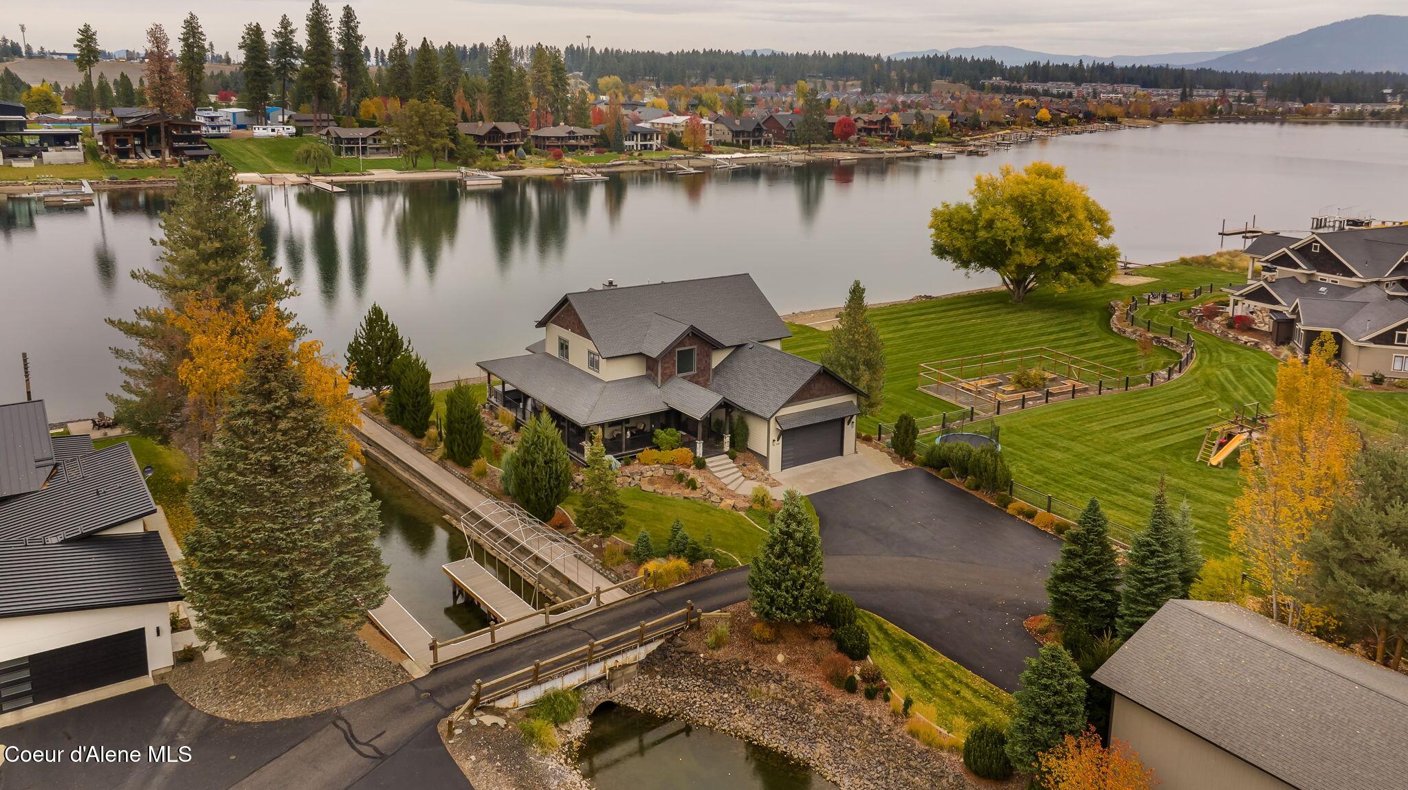 518 S Hidden Island Ln, Coeur d'Alene