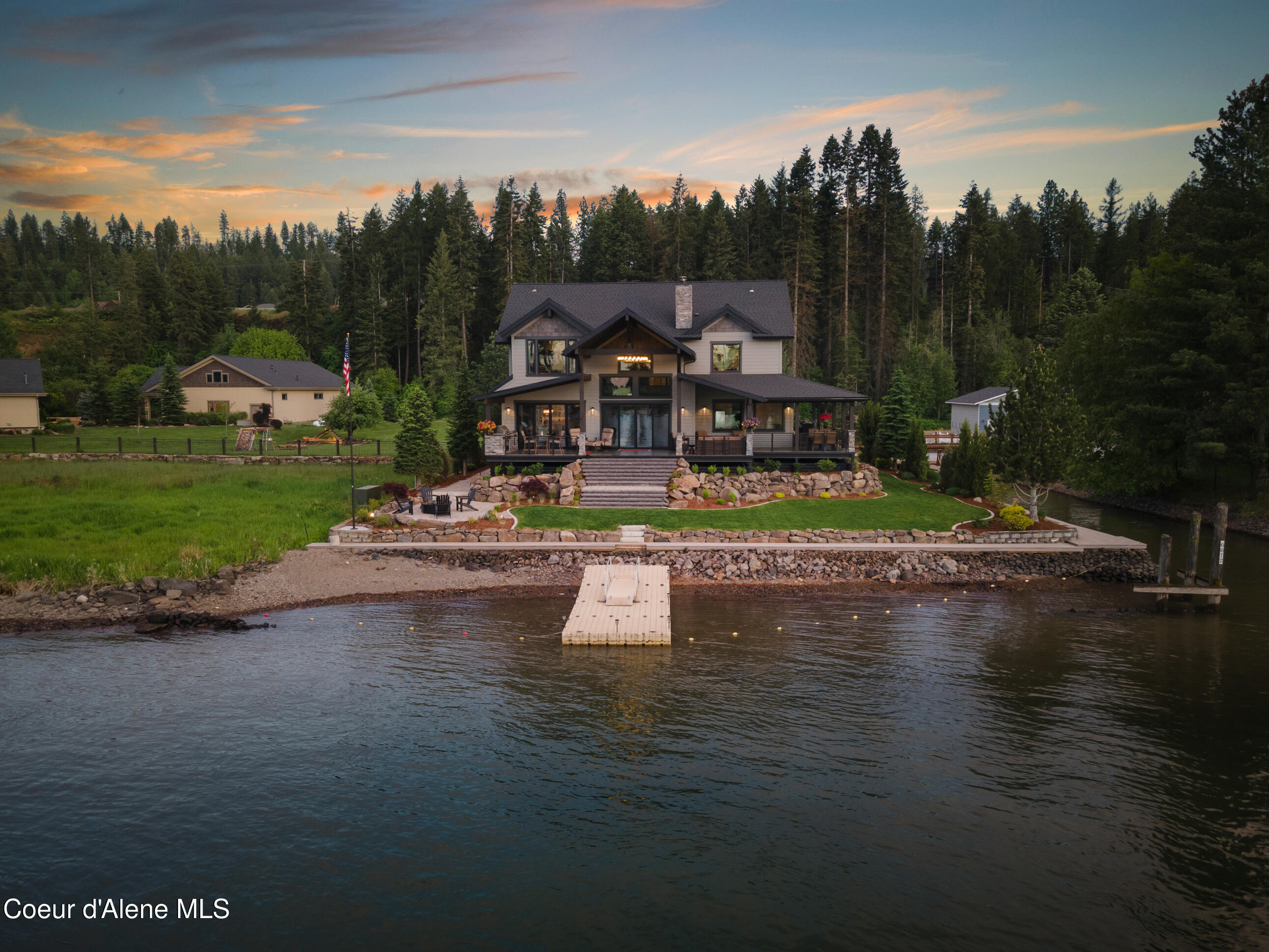 518 S Hidden Island Ln, Coeur d'Alene
